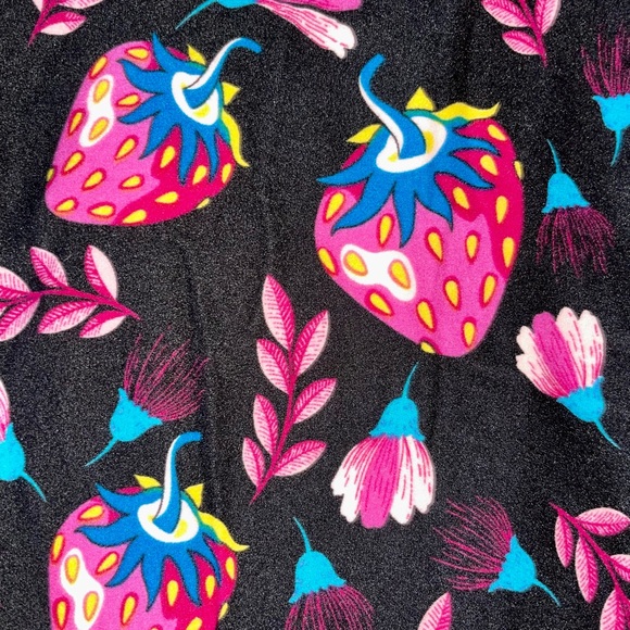 LuLaRoe TALL & CURVY Leggings $25/Pair - Picture 4 of 4